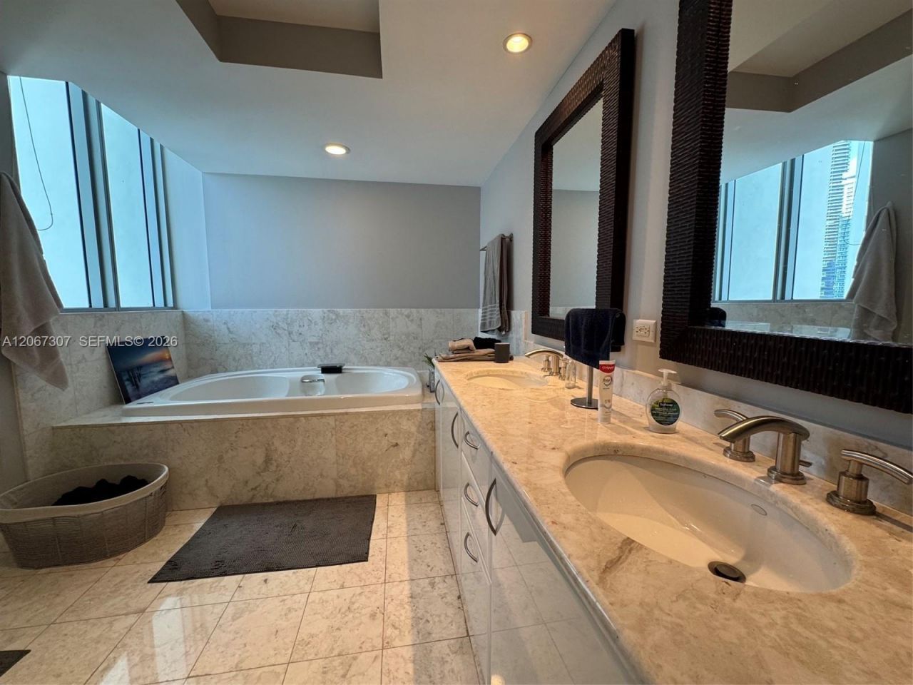 1331 Brickell Bay Dr , Unit 1708, Miami, FL 33131 Photo