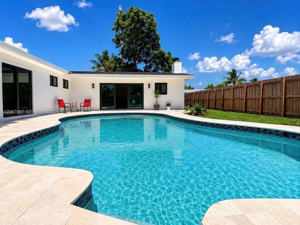 3431 NE 8th Ave, Oakland Park, FL 33334