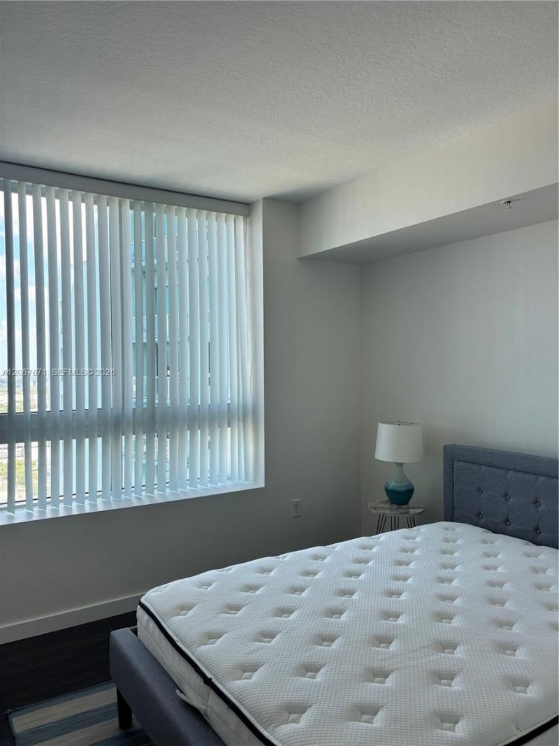 1900 N Bayshore Dr , Unit 4011, Miami, FL 33132 Photo