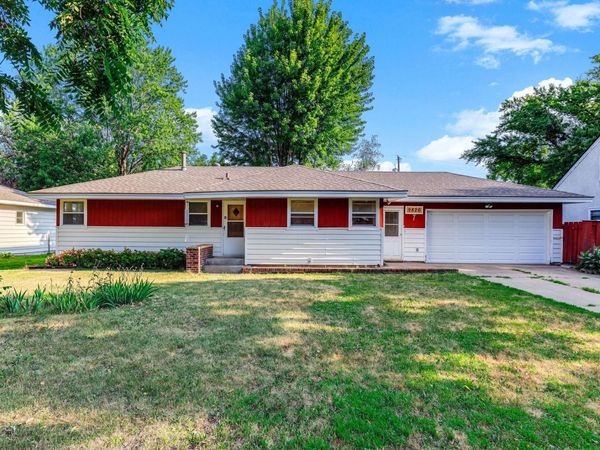 9826 93rd Place N, Maple Grove, MN 55369