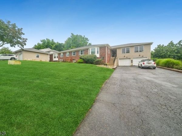 2 Brandywyne Dr, Florham Park, NJ 07932