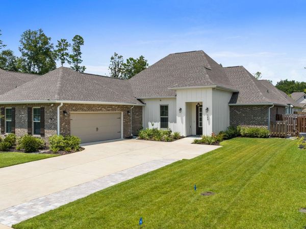 148 Flora Lane, Freeport, FL 32439