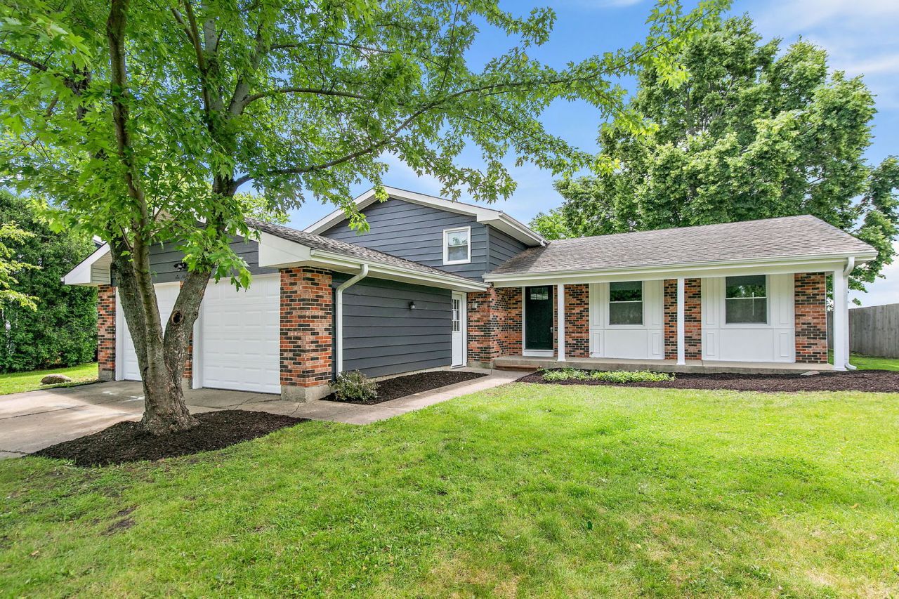 619 Dartmoor Drive, Crystal Lake, IL 60014 Main Photo