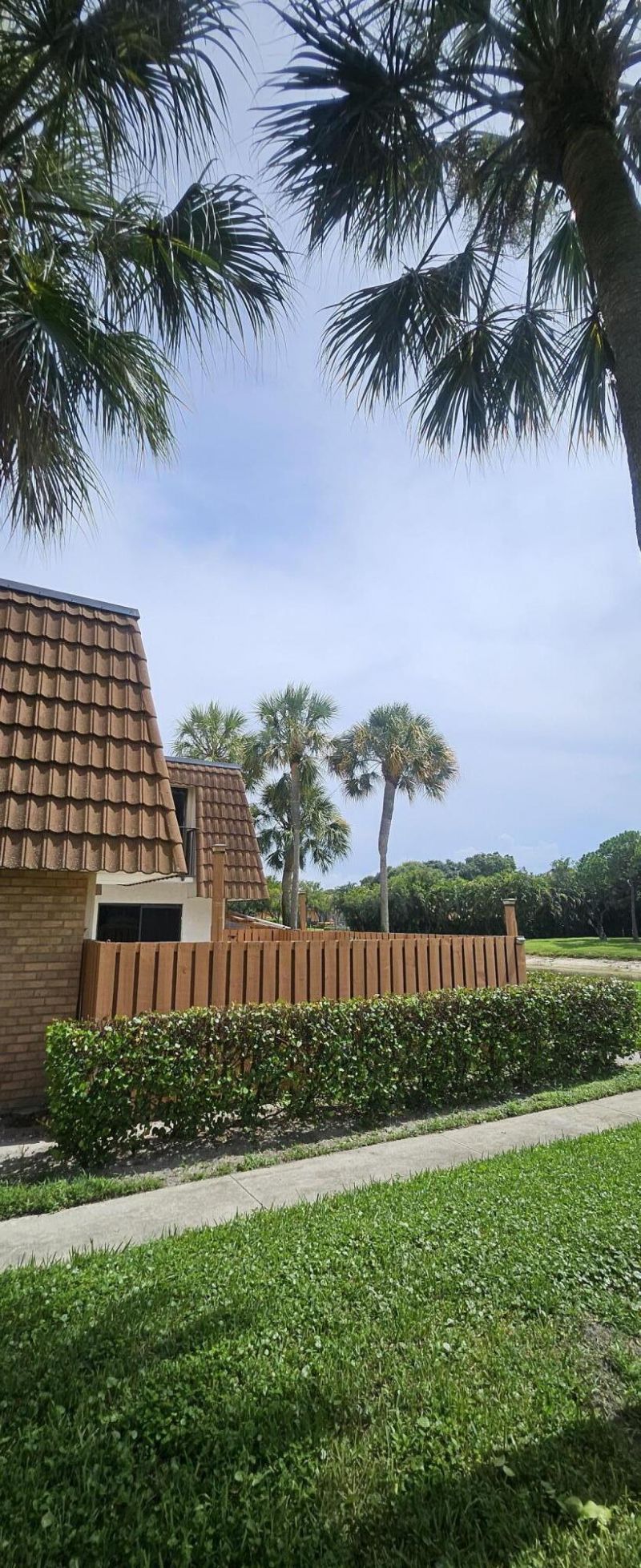 141 Heritage Way Se, West Palm Beach, FL 33407 Photo