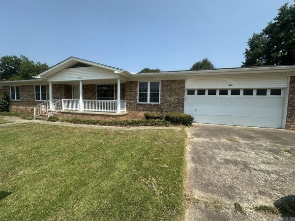 1512 Glover Street , Malvern, AR 72104