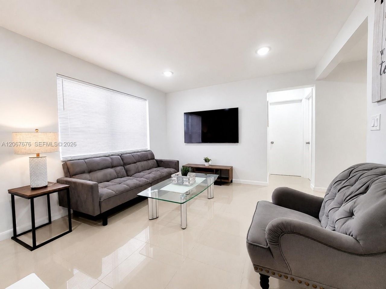 1723 Wiley St, Unit XX, Hollywood, FL 33020 Photo