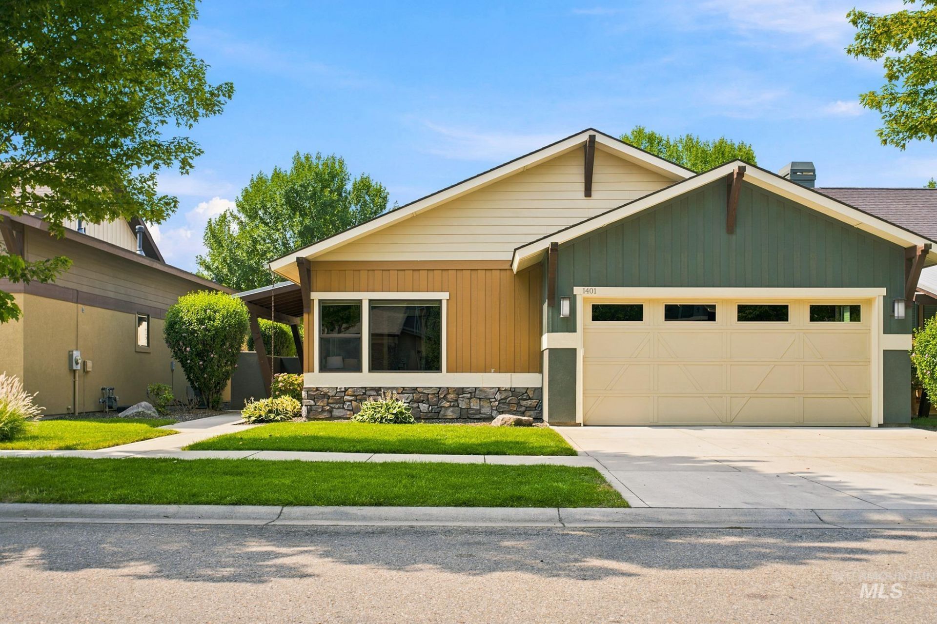1401 E Lone Shore Dr, Eagle, ID 83616 Main Photo
