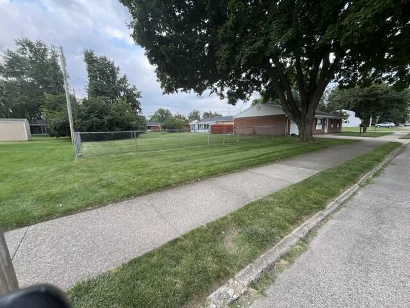 1153 Greenfield Drive, Troy, OH 45373 Photo 3