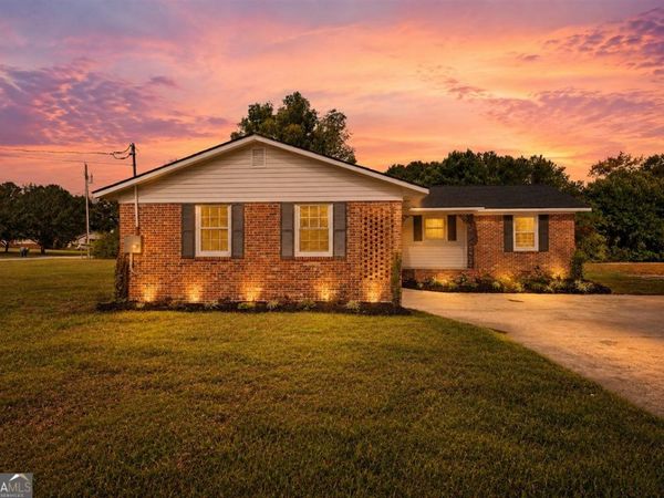 5727 Wayne Drive, Lizella, GA 31052