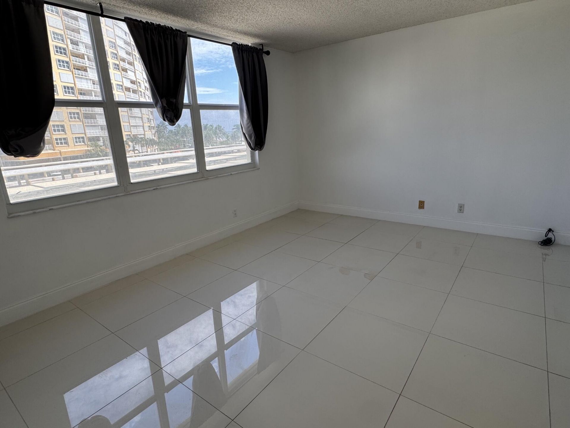 305 N Pompano Beach Boulevard, Unit 307, Pompano Beach, FL 33062 Photo