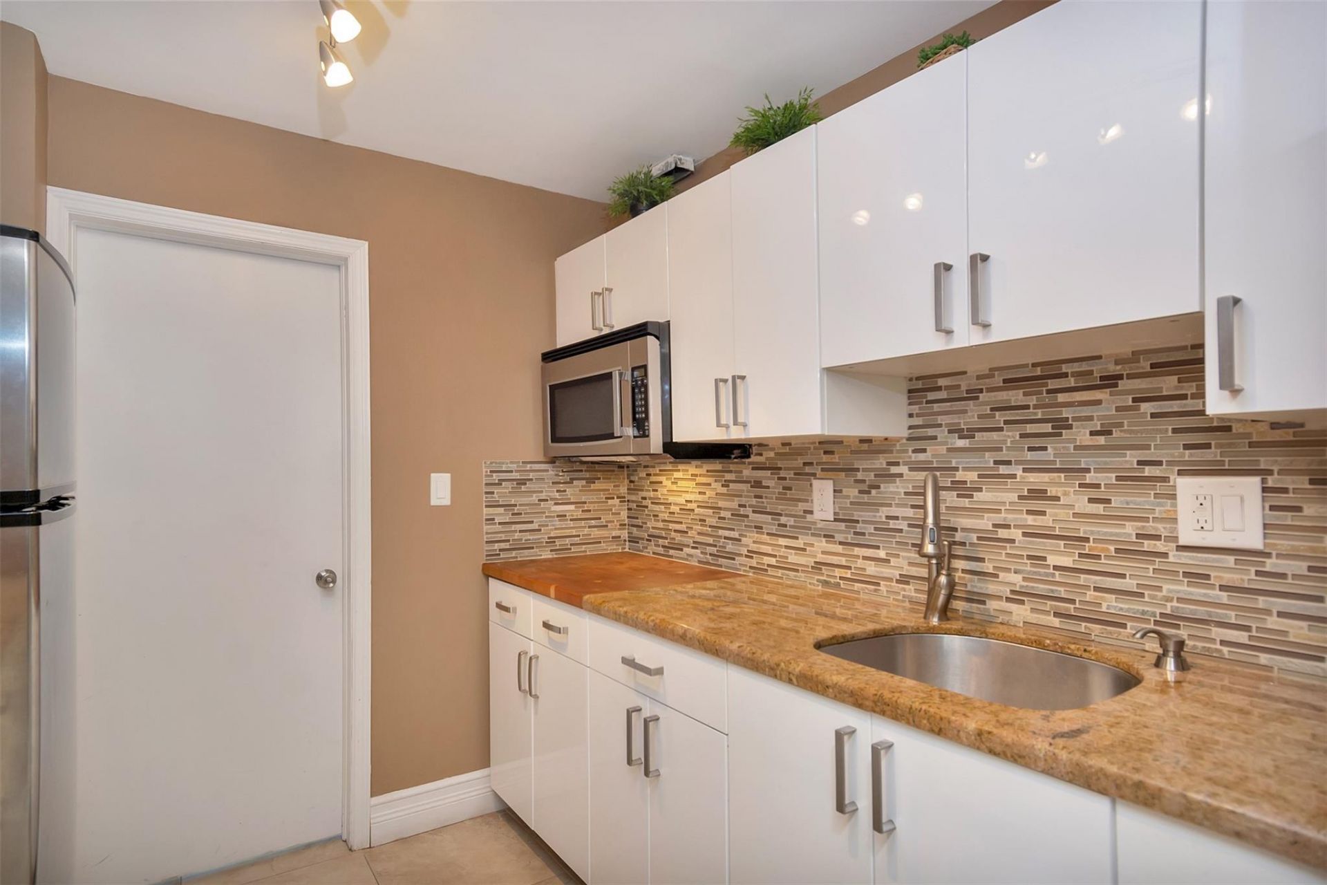 305 N Pompano Beach Boulevard, Unit 307, Pompano Beach, FL 33062 Photo