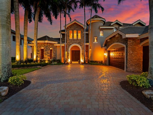 10538 VERSAILLES Boulevard, Wellington, FL 33449
