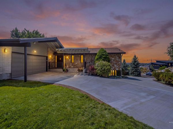 1113 E Santa Maria Dr, Boise, ID 83712