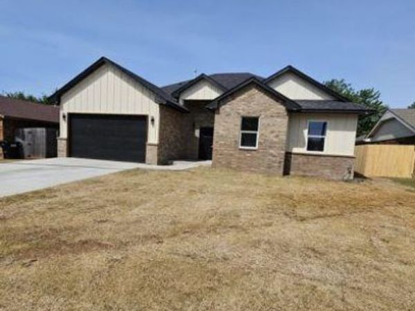 217 N Morgan Drive, Moore, OK 73160