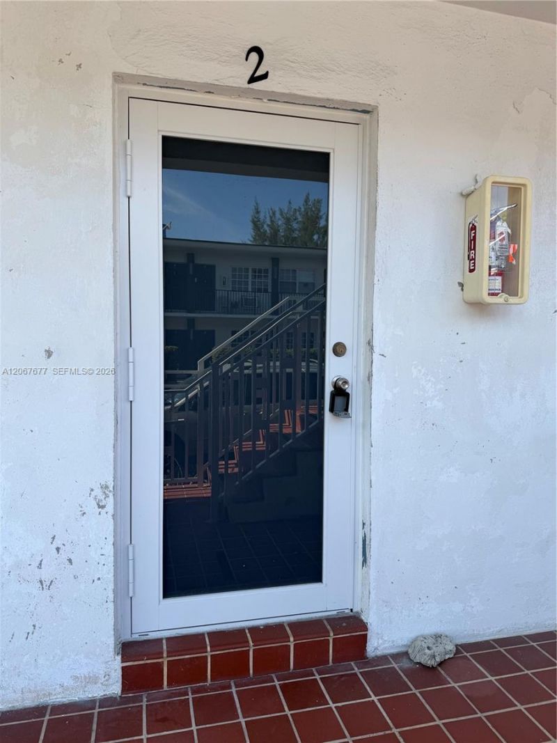 500 77th St, Unit 2, Miami Beach, FL 33141 Photo