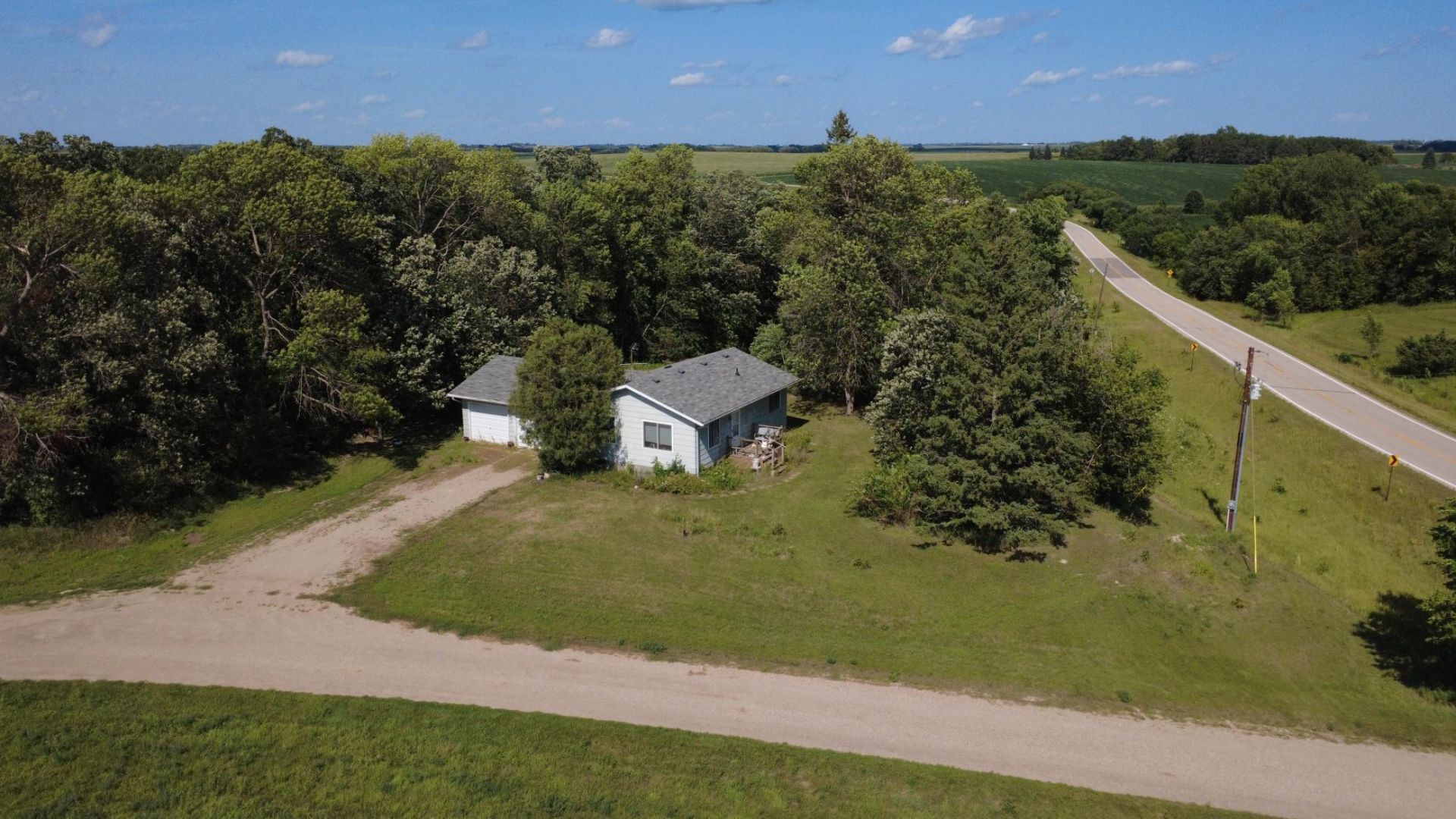 2134 County Road 1 Nw, Evansville, MN 56326 Main Photo