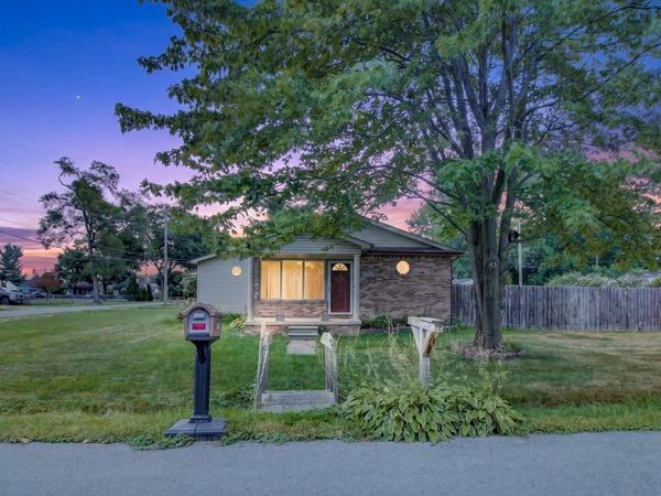 11209 Jackson Street, Taylor, MI 48180