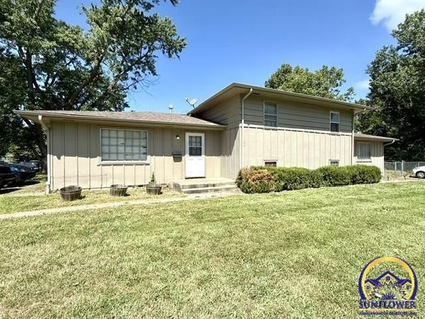 2911 & 2913 Belle Haven, Lawrence, KS 66046
