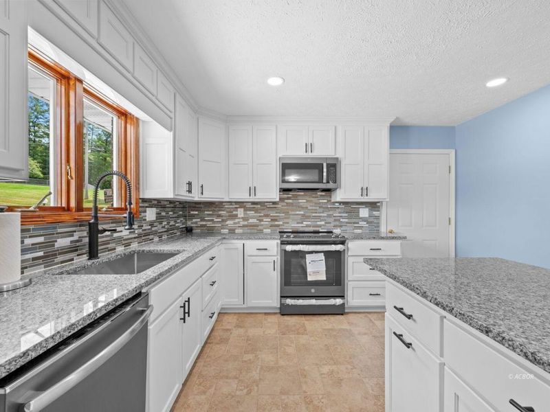 76 Debbie Drive , Gallipolis, OH 45631 Photo 12