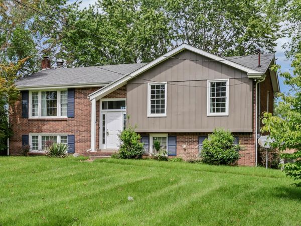 2279 Sentinel Dr, Clarksville, TN 37043