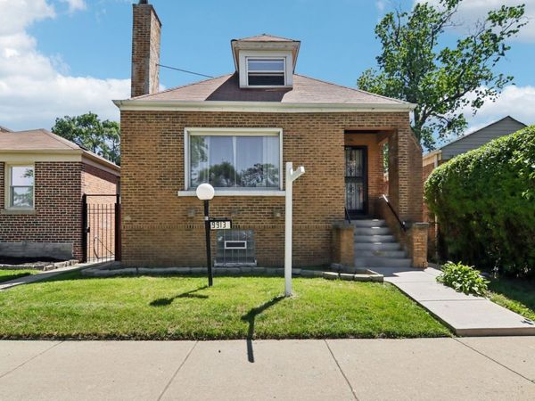 9913 S Parnell Avenue, Chicago, IL 60628