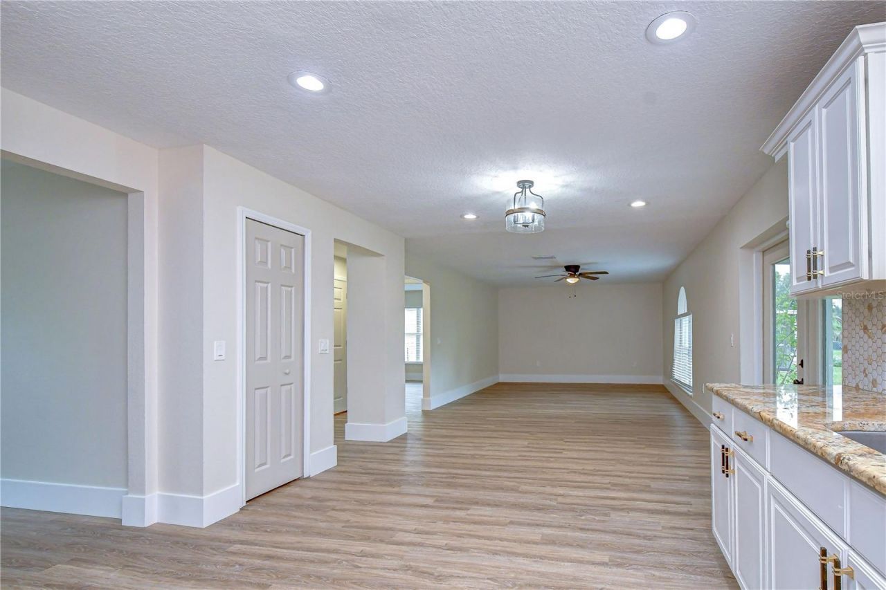 12928 Kings Lake Drive, Gibsonton, FL 33534 Photo
