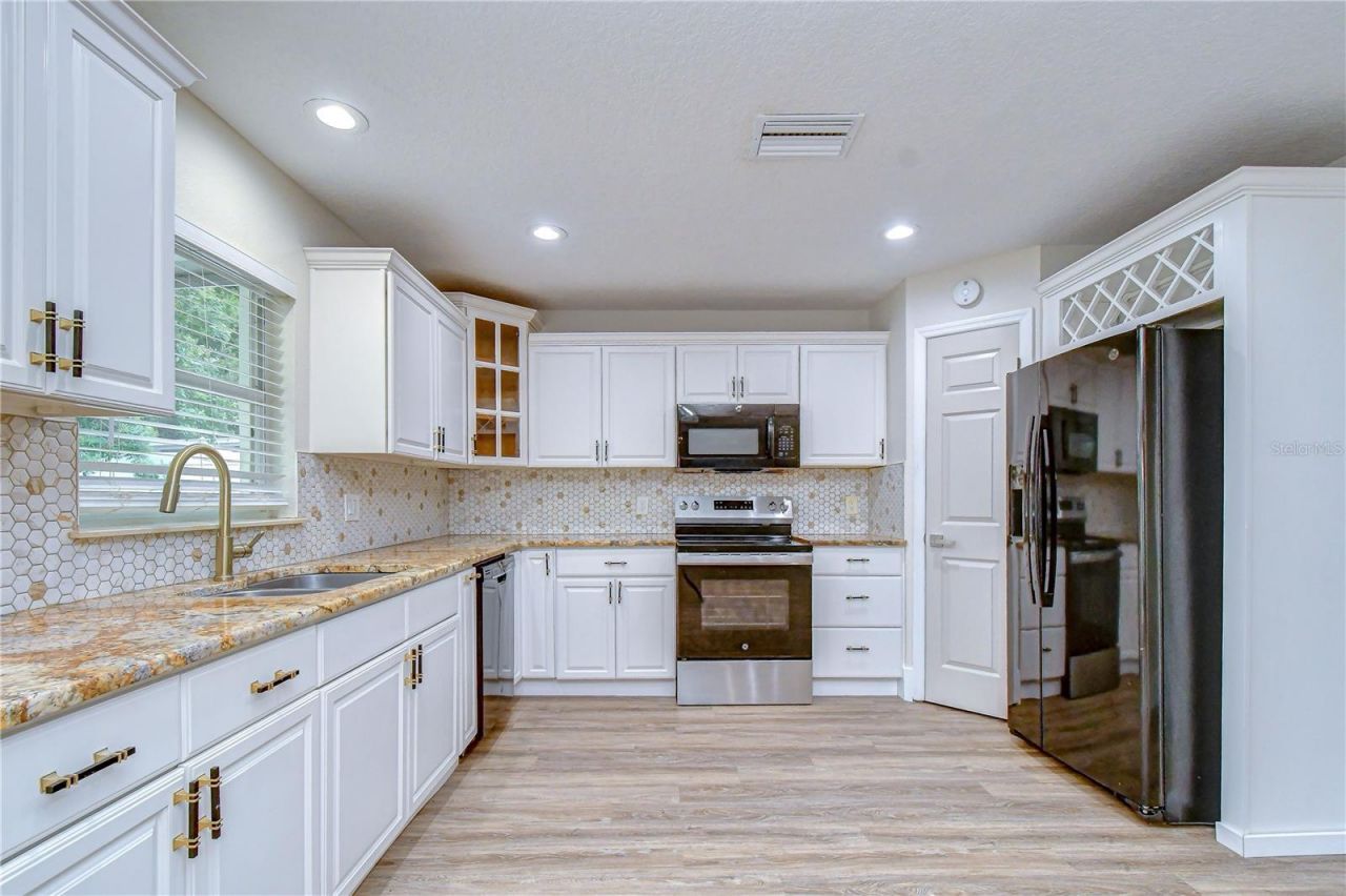 12928 Kings Lake Drive, Gibsonton, FL 33534 Photo