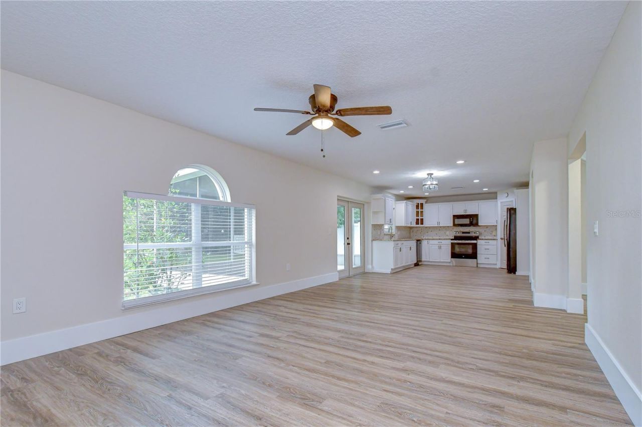 12928 Kings Lake Drive, Gibsonton, FL 33534 Photo