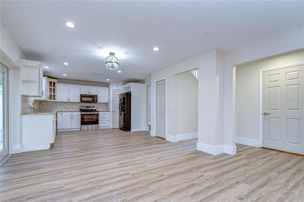 12928 Kings Lake Drive, Gibsonton, FL 33534 Photo
