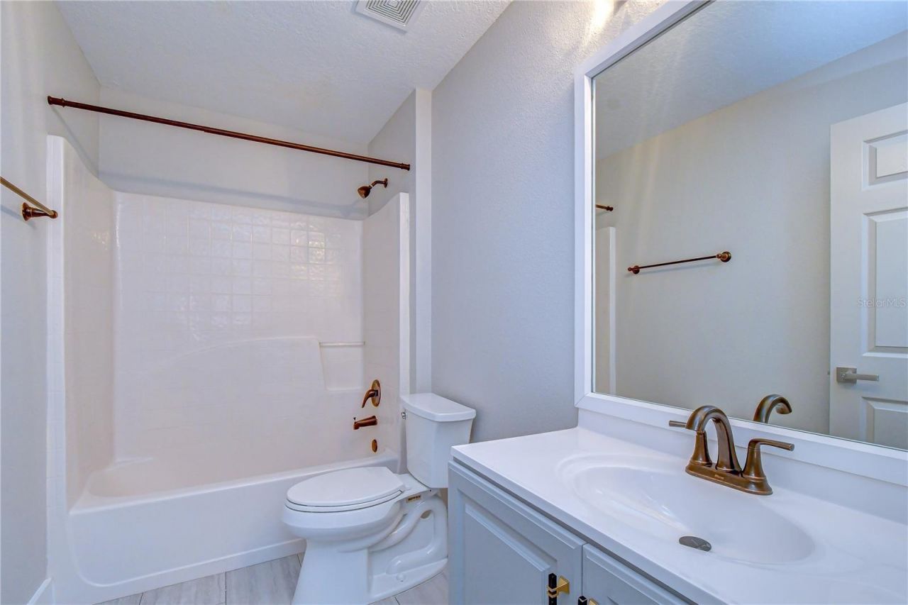 12928 Kings Lake Drive, Gibsonton, FL 33534 Photo