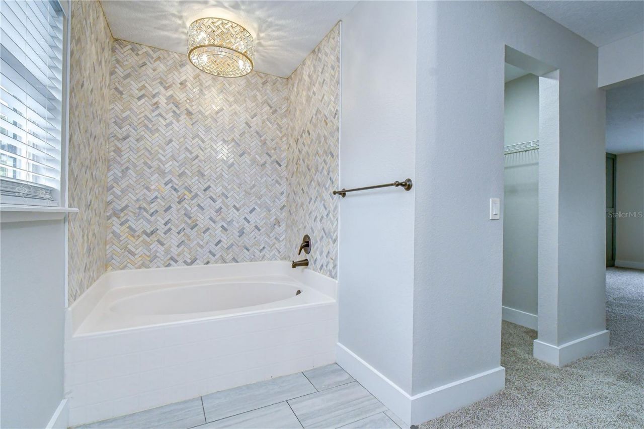 12928 Kings Lake Drive, Gibsonton, FL 33534 Photo