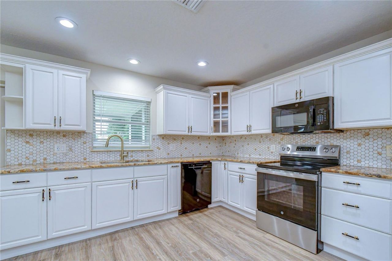 12928 Kings Lake Drive, Gibsonton, FL 33534 Photo