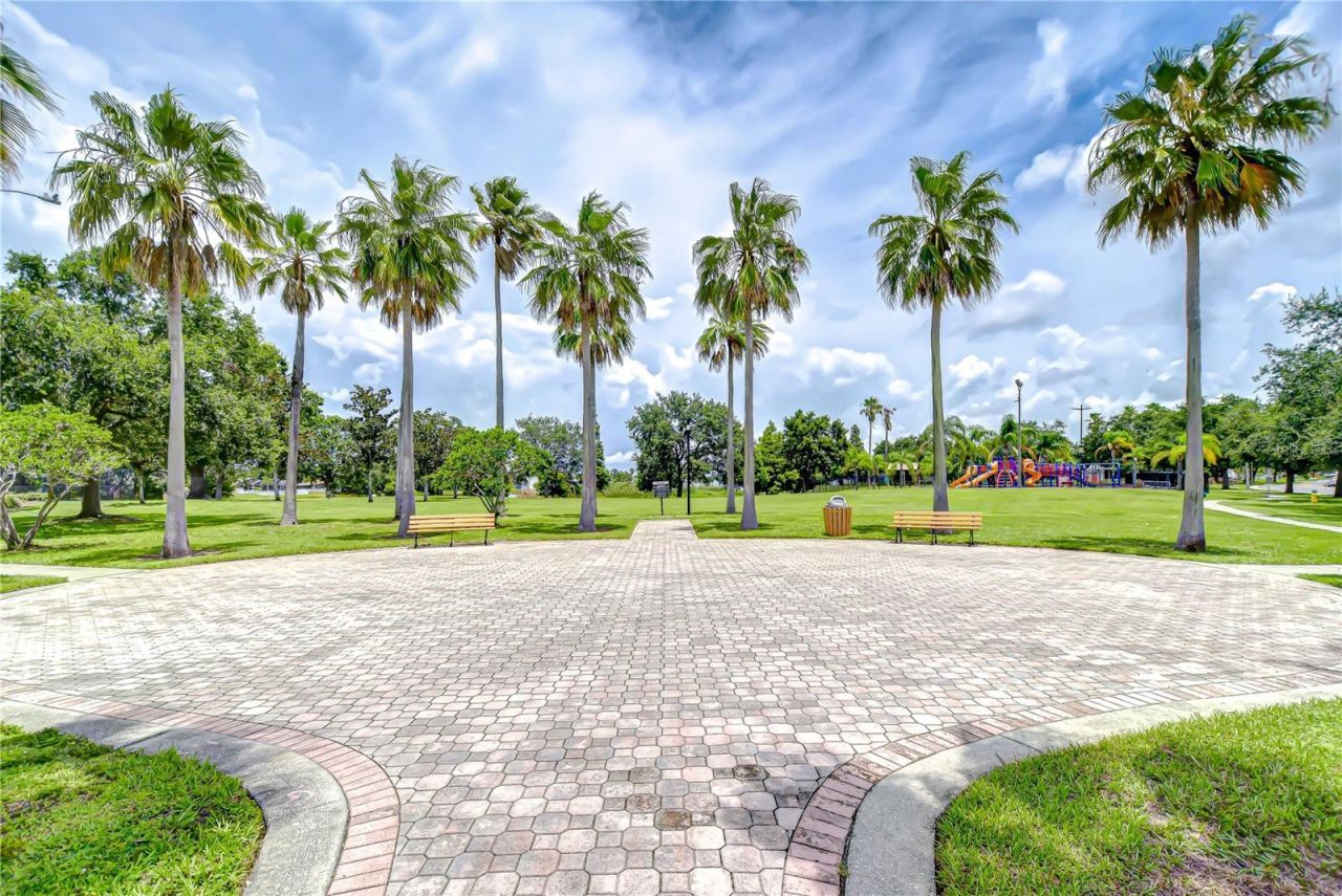 12928 Kings Lake Drive, Gibsonton, FL 33534 Photo