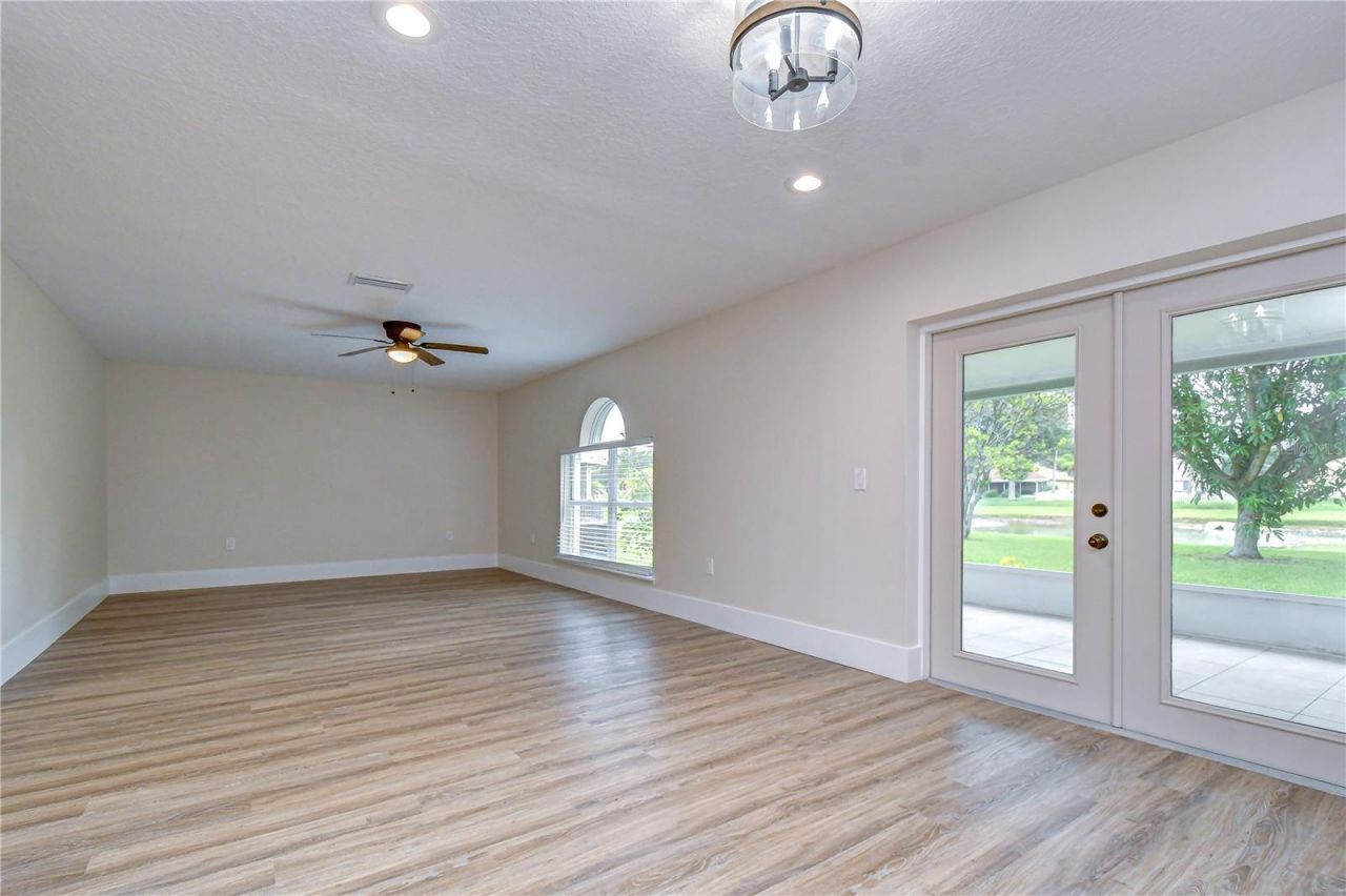 12928 Kings Lake Drive, Gibsonton, FL 33534 Photo