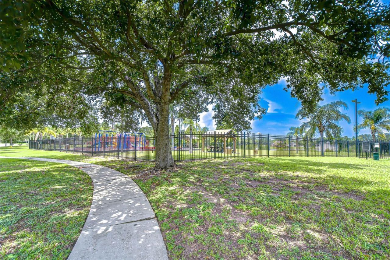 12928 Kings Lake Drive, Gibsonton, FL 33534 Photo