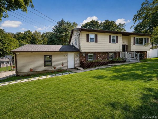 12 Dundee Circle , Middletown, NY 10941