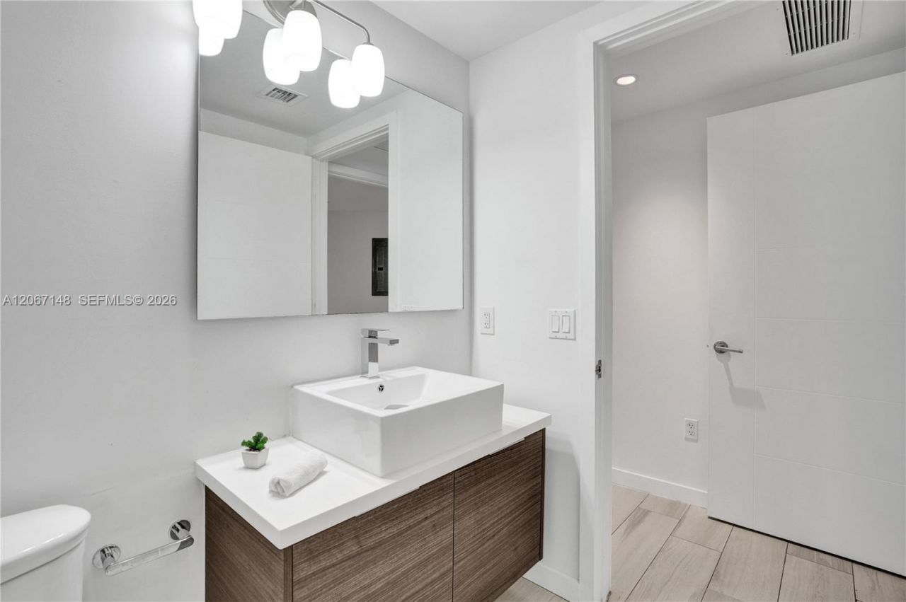 1010 SW 2nd Ave , Unit 1708, Miami, FL 33130 Photo