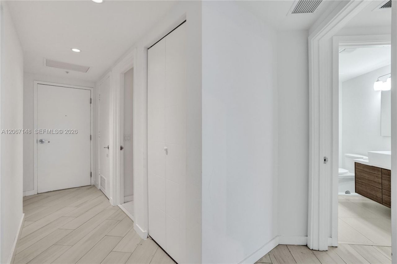 1010 SW 2nd Ave , Unit 1708, Miami, FL 33130 Photo