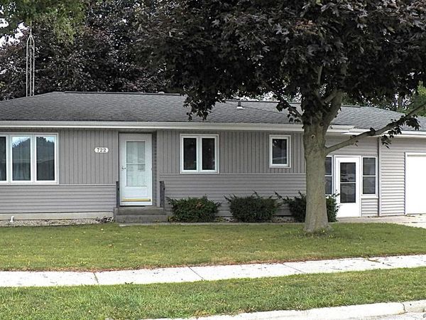 722 S 31 STREET, Manitowoc, WI 54220