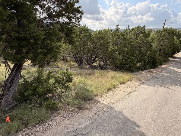 1076 Trail Pass, Canyon Lake, TX 78133