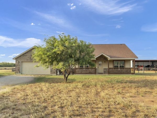 3084 CR 328, Jourdanton, TX 78026
