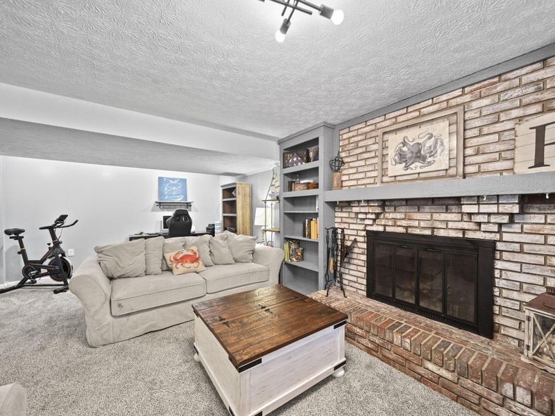 6488 Woodthrush Drive , Westerville, OH 43081 Photo 5