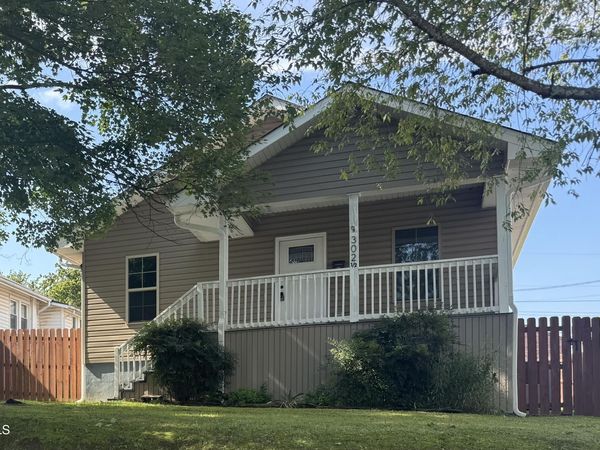 302 1/2 Highland Avenue Avenue, Johnson City, TN 37604