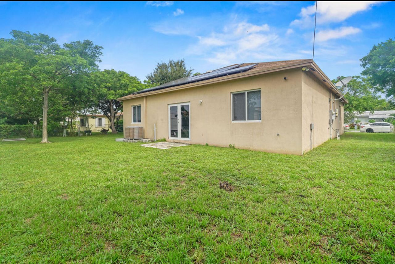 2430 NW 13th Street, Pompano Beach, FL 33069 Photo