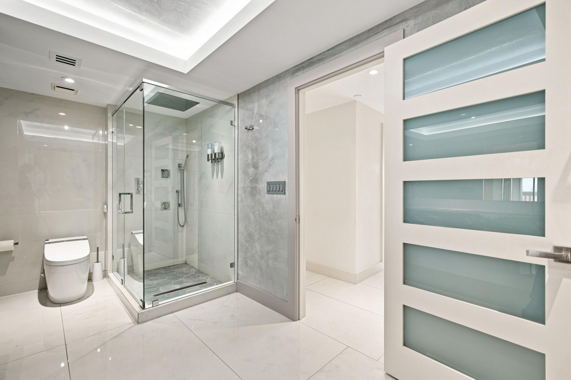 2000 Island Boulevard, Unit 2905, Aventura, FL 33160 Photo