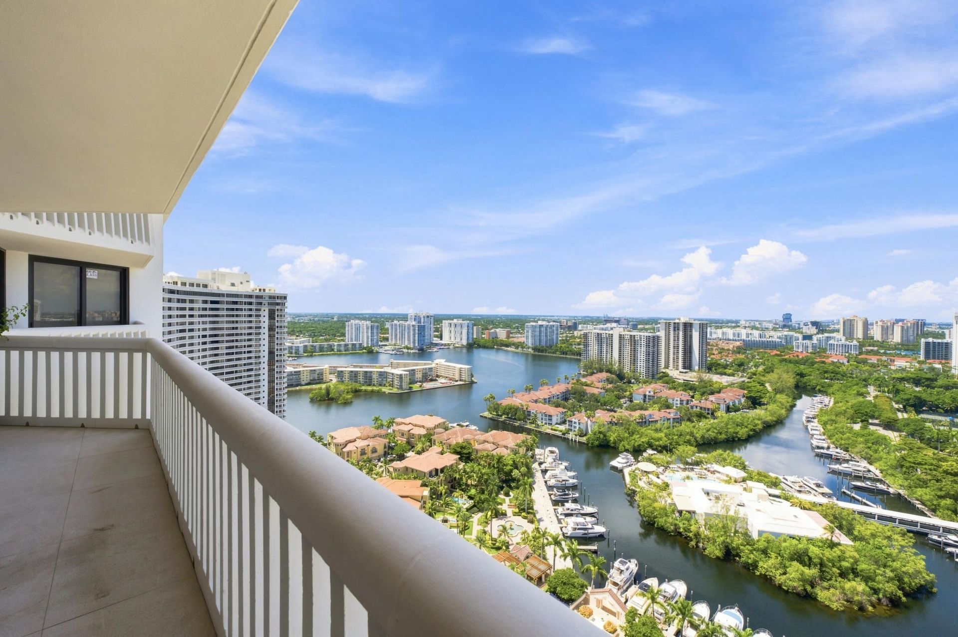 2000 Island Boulevard, Unit 2905, Aventura, FL 33160 Photo