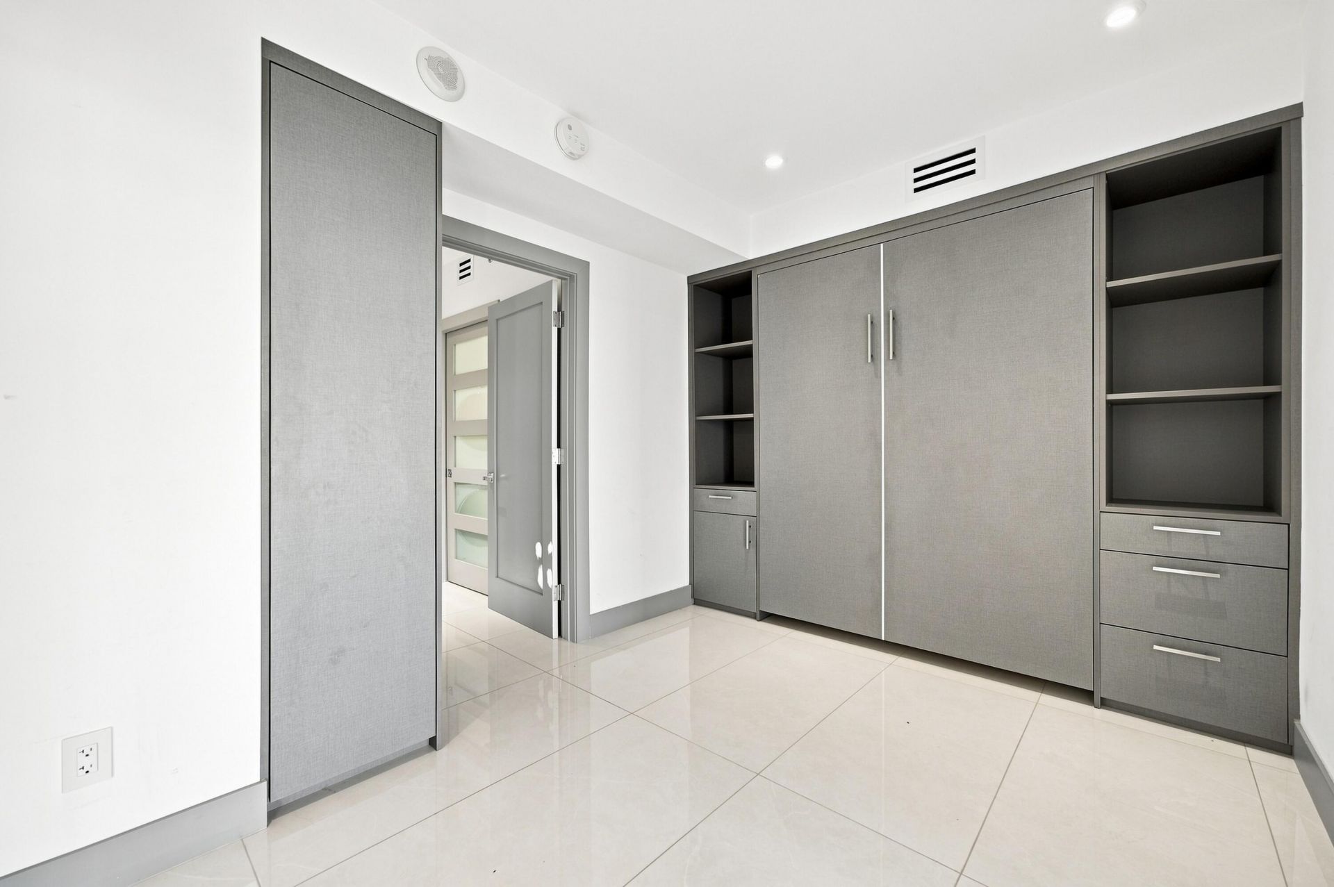 2000 Island Boulevard, Unit 2905, Aventura, FL 33160 Photo
