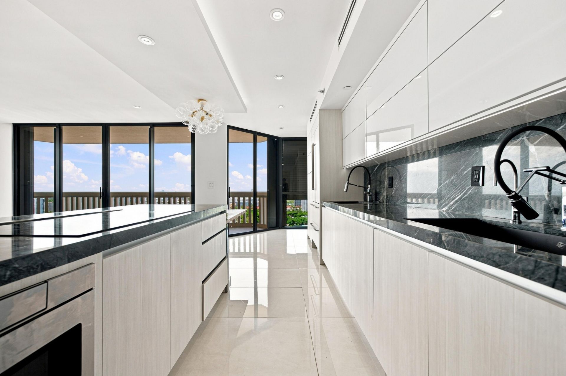 2000 Island Boulevard, Unit 2905, Aventura, FL 33160 Photo