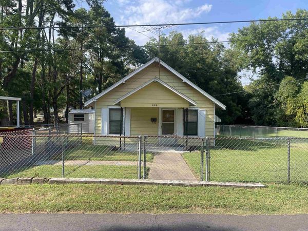606 W Bennett Street, Morrilton, AR 72110