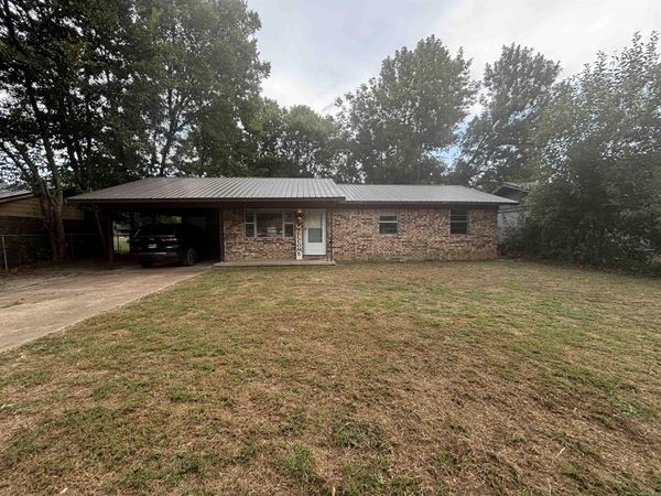 404 Logan Street, Newport, AR 72112